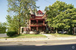 Building Photo - 302 E High St