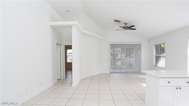 Foto del edificio - 835 106th Ave N