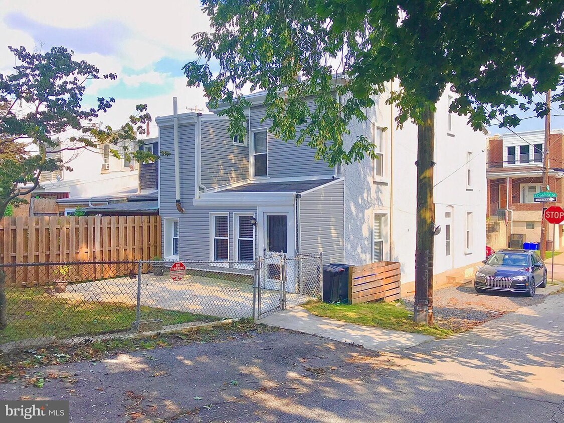 Foto principal - 400 Delmar St