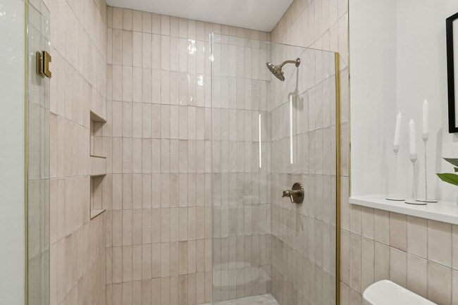 Interior Photo - 20 West