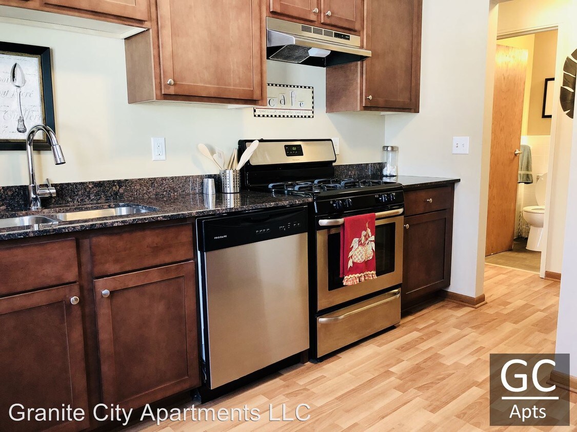 Foto principal - 3415 65th Ave N