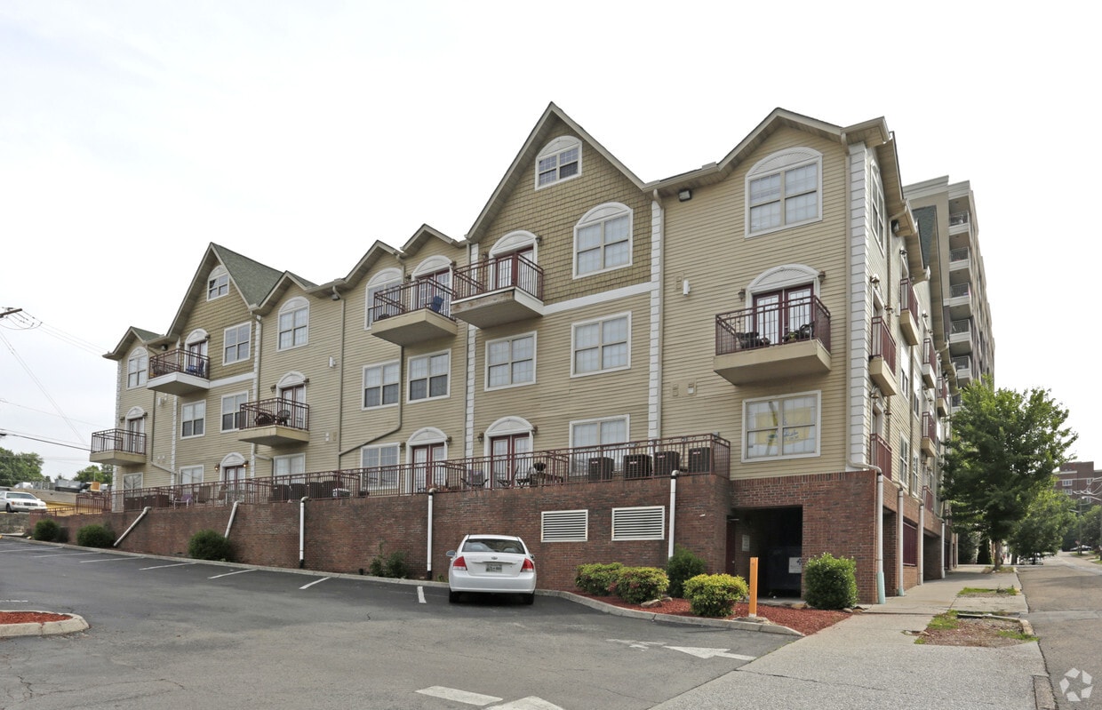 1801 Lake Ave, Knoxville, TN 37916 Apartments in Knoxville, TN