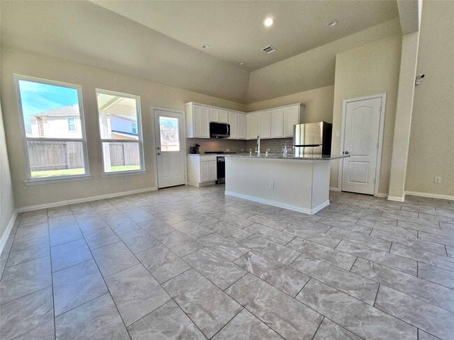 Building Photo - 2230 Sherwood Gln Rd