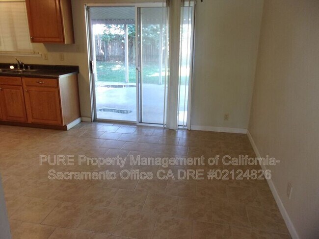 Building Photo - 2642 Waterton Way