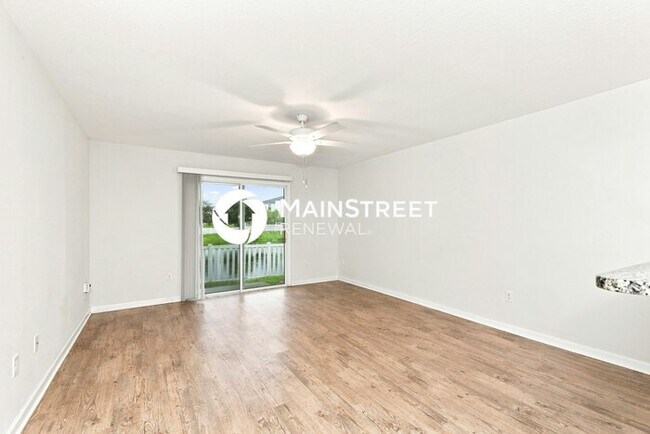 Building Photo - 3 Bedroom Pet-Friendly Home in Jacksonville, FL with Main Street Renewal