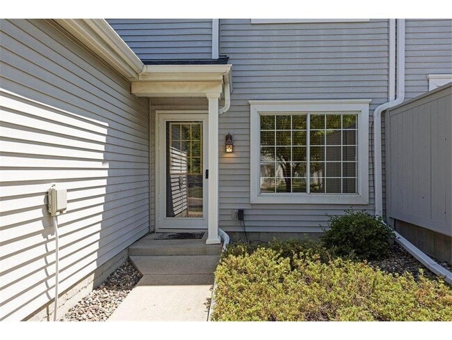 Building Photo - 10958 Lexington Dr