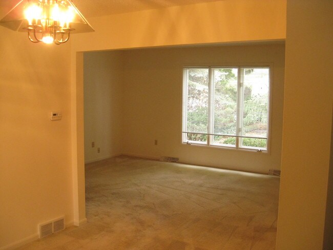 Foto del edificio - 5615 Kirkland Rd