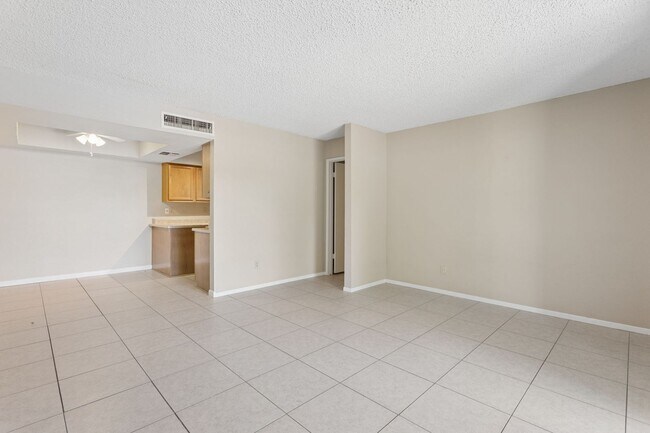 Foto del edificio - 4444 E Paradise Ln
