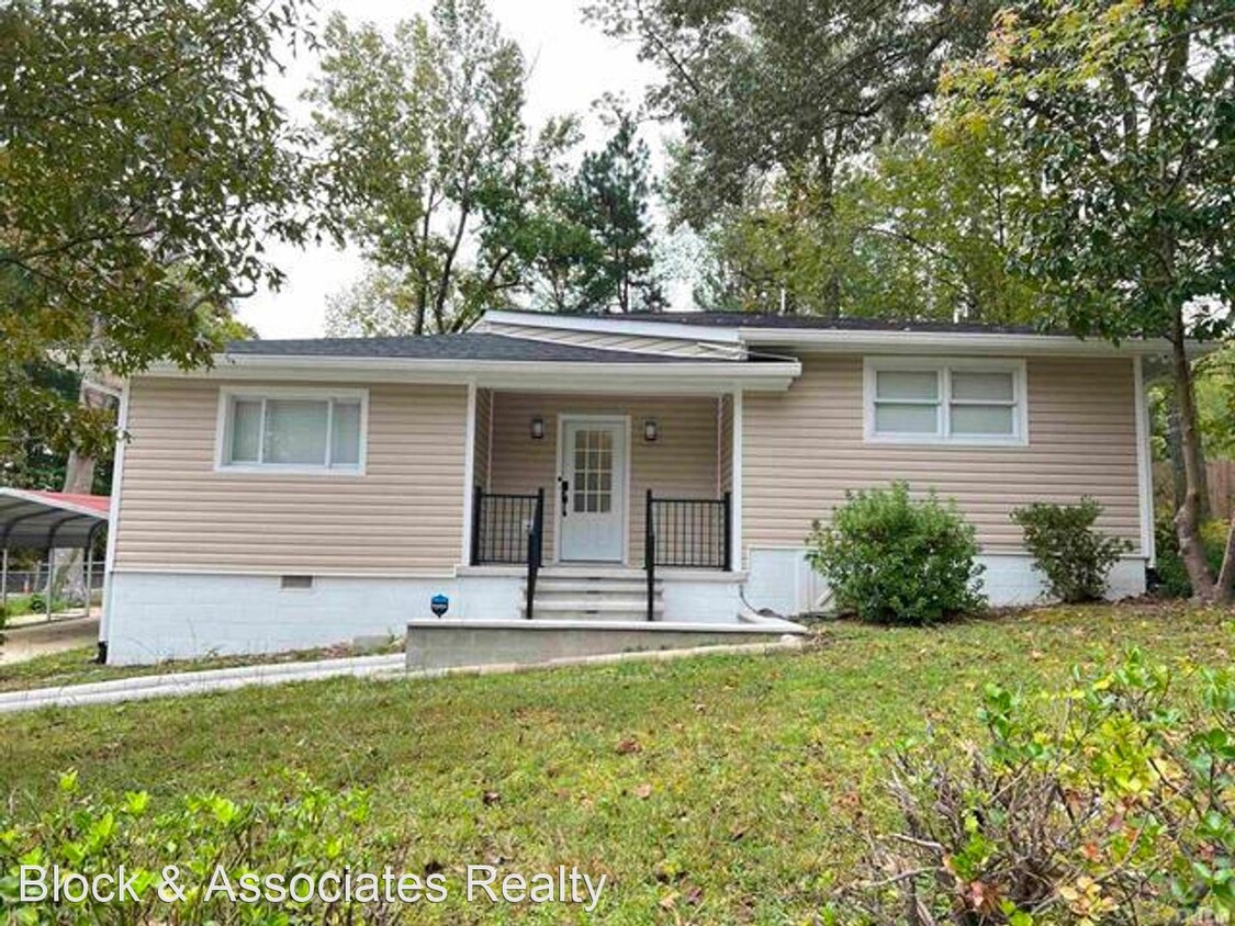 Foto principal - 3 br, 2.5 bath House - 2827 Beechwood Dr