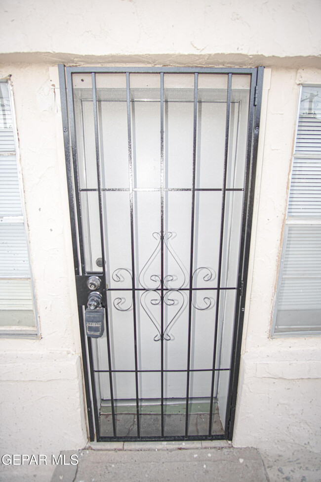 Foto del edificio - 419 E Schuster Ave