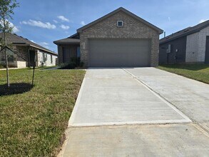 Building Photo - 25557 Blossom Ct