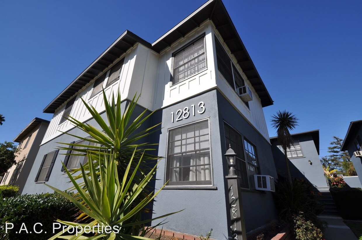 Primary Photo - 12807 Burbank Blvd