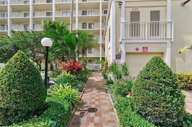 Foto del edificio - 7290 Kinghurst Dr