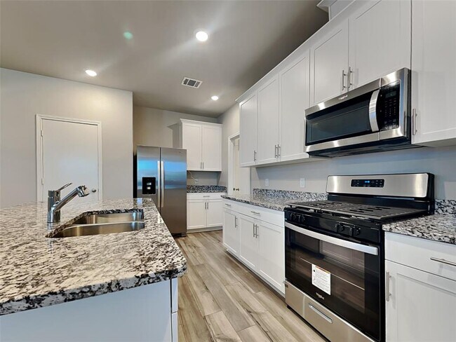 Foto del edificio - 5124 Saddle Clb Dr