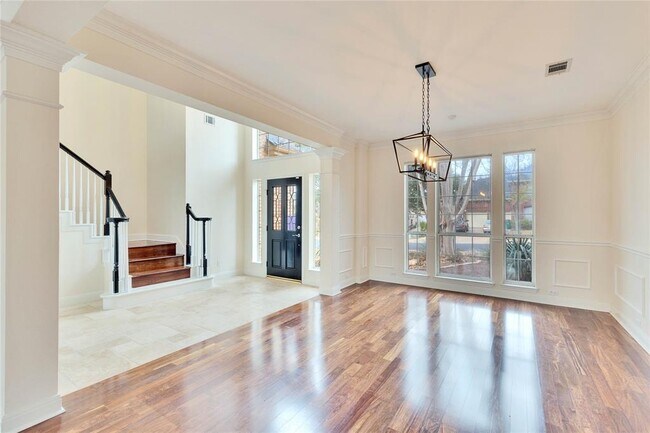 Foto del edificio - 8305 Jancy Dr