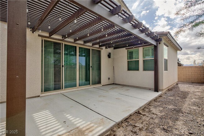 Foto del edificio - 3344 Solento Ln
