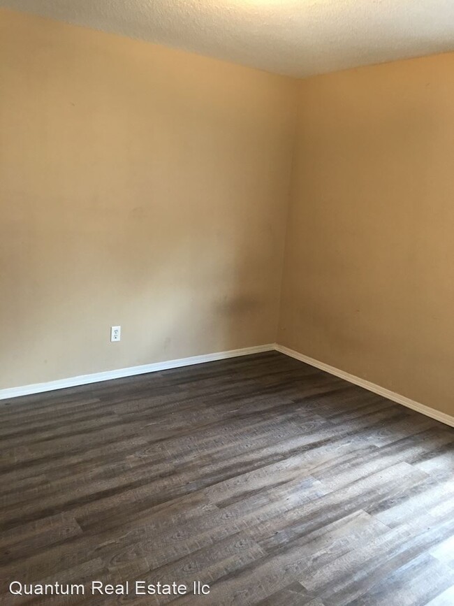 Foto del edificio - 2 br, 2 bath House - 131 PERTH CT