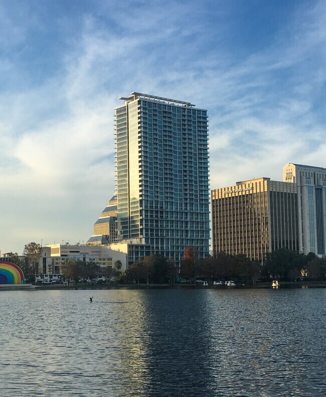 The Vue - 150 E Robinson St