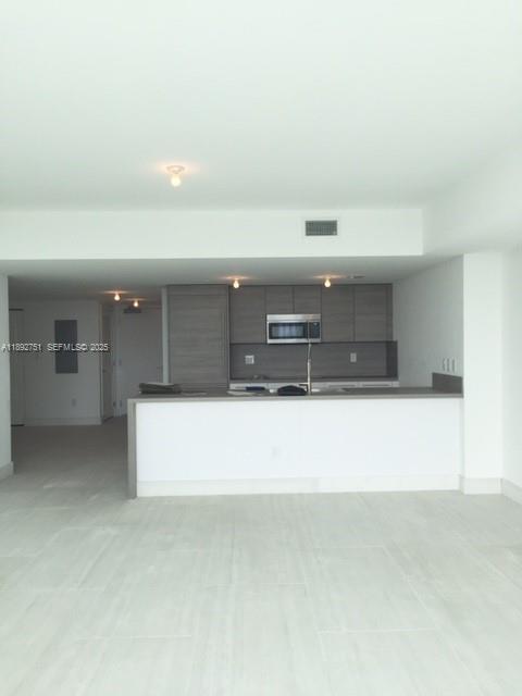 Building Photo - 400 Sunny Isles Blvd