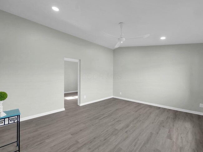 Foto del edificio - 452 Stella Ave