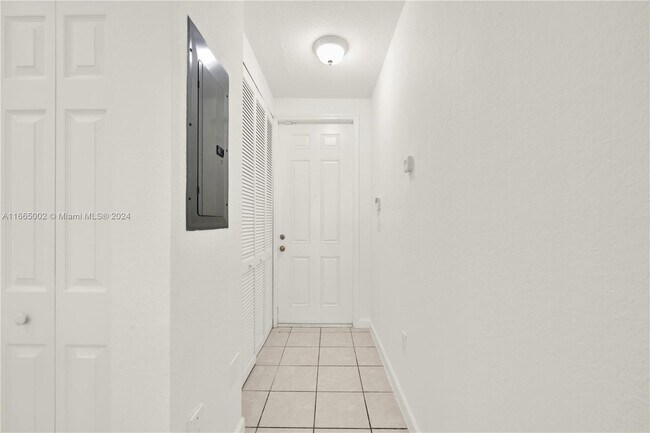 Foto del edificio - 3360 NE 14th Dr