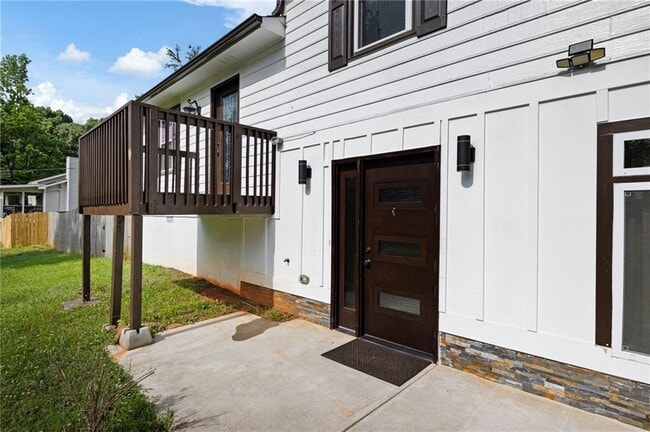 Building Photo - 387 Pine Acres Dr