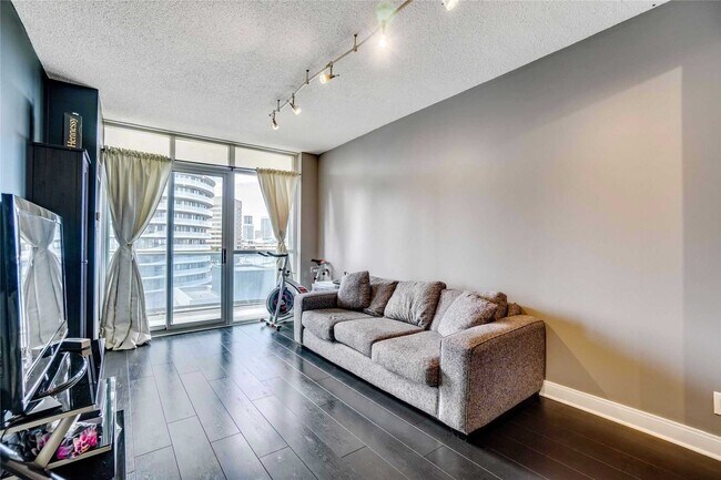 Building Photo - 80 Absolute Av