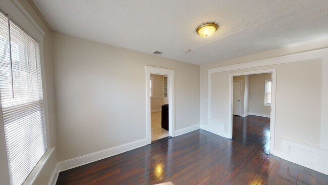 Foto del edificio - 15-17 Osborn Ave