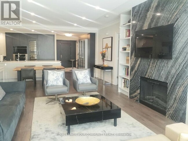 Building Photo - 7071 Bayview Ave