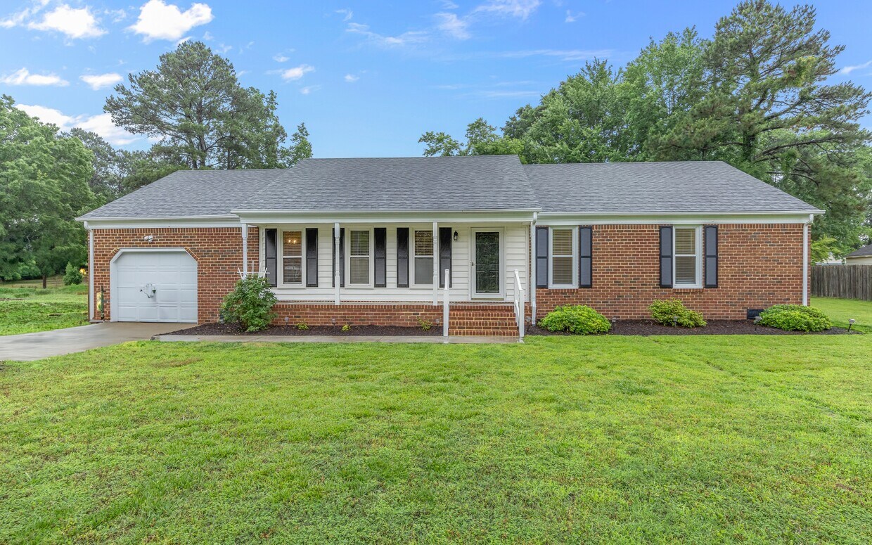 Primary Photo - 631 Luray Terrace
