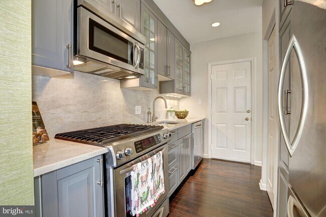 Foto del edificio - 2412 19th St NW