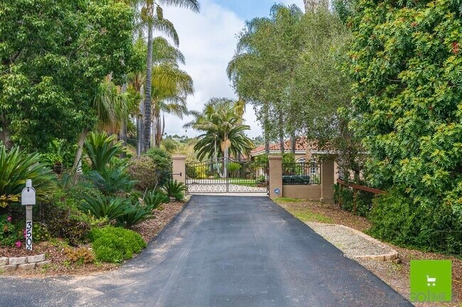 Foto del edificio - 3508 Tierra Linda Ln