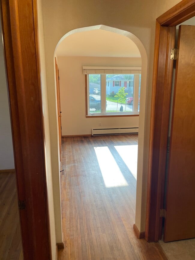 Arch to Living Room - 1438 15th St S