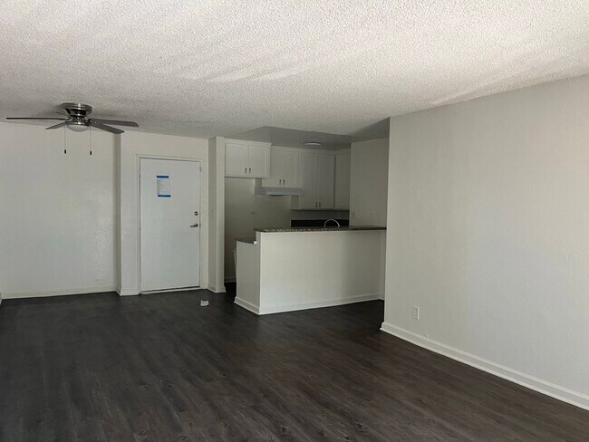 Building Photo - 9010 Tobias Ave