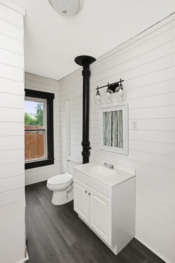 Primary Photo - Check out this spacious 2bdr home for rent!