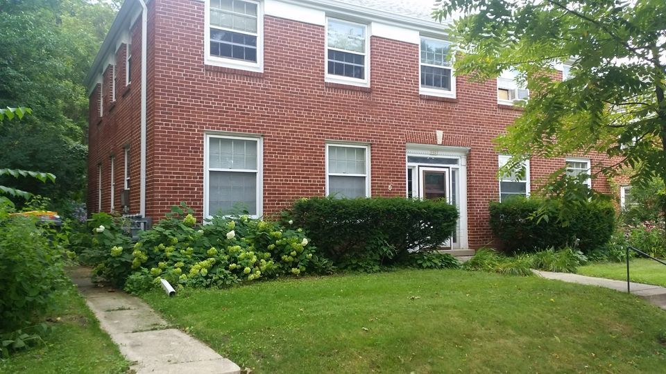 1021 N 68th St Unit 3 Available, Wauwatosa, WI 53213 Apartments in