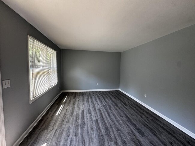 Building Photo - 2085 Cosmos Dr