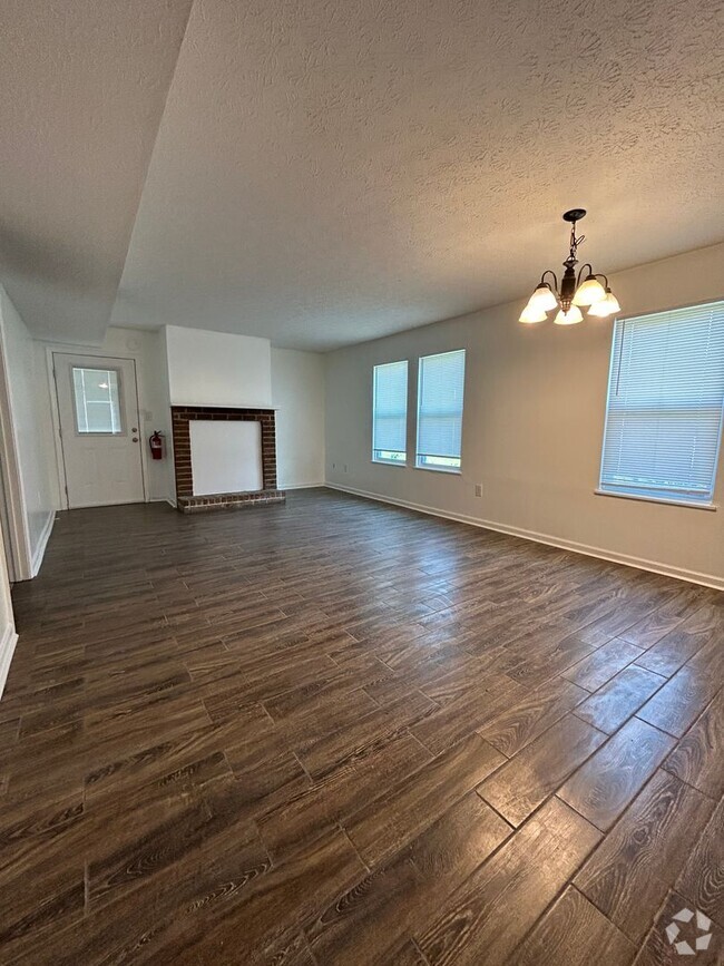 Building Photo - 105 Howell Way