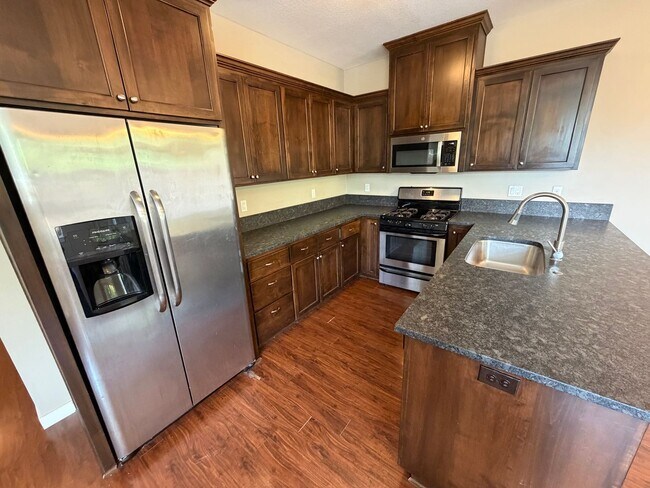 Foto del edificio - Beautifully Updated 3-Bed, 2.5-Bath Home in Prime Wilsonville Location! - Water/Sewer/Trash Included