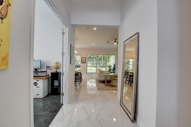 Foto del edificio - 9739 Salty Bay Dr
