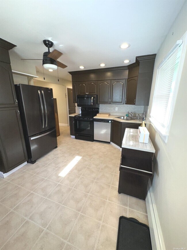 Foto del edificio - 16 Walnut Ln