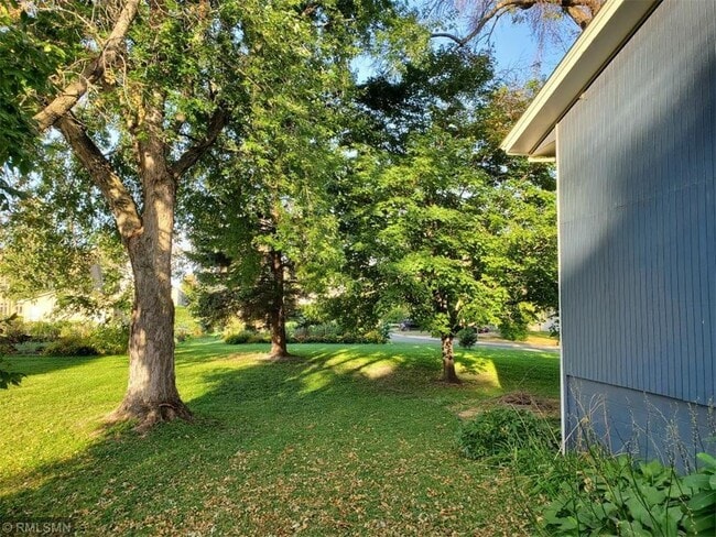 Foto del edificio - 2117 Fern Ln