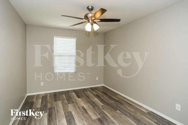 Foto del edificio - 7880 Forspence Ct