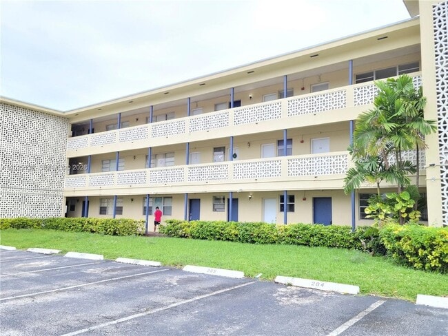 Photo - 11960 NE 19th Dr Apartment