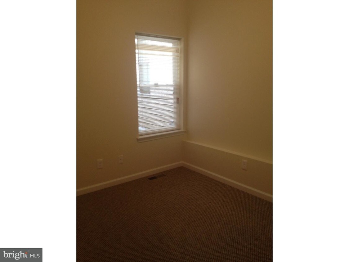 Primary Photo - 415 N 41st St
