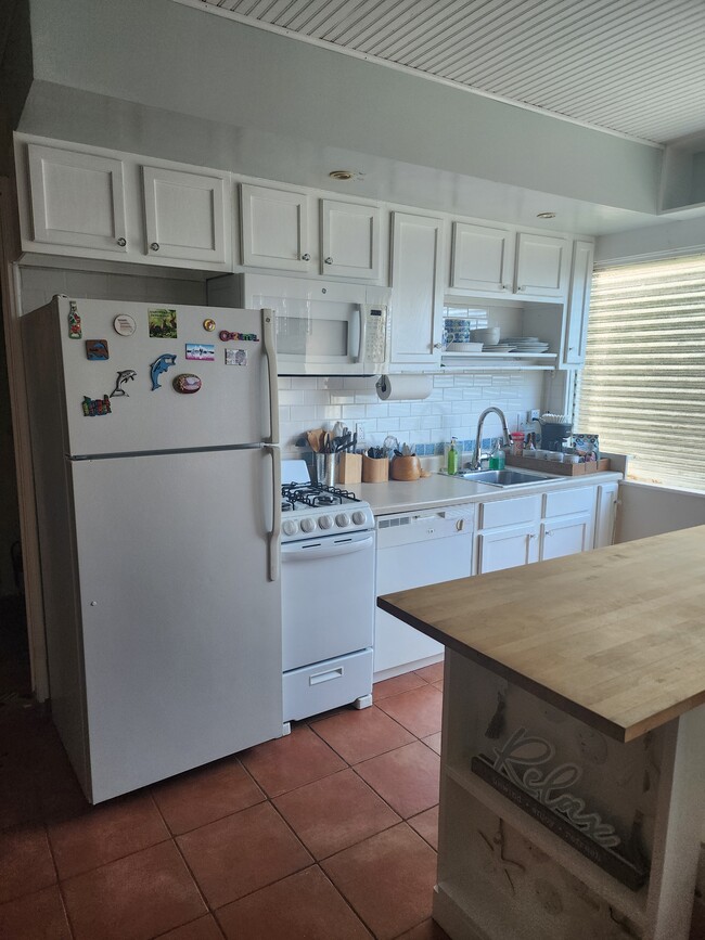 Kitchen - 2616 43rd St