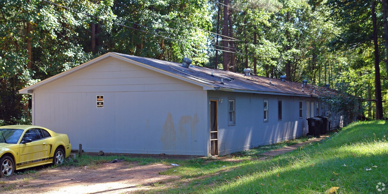 Building Photo - 601 Peach Rd