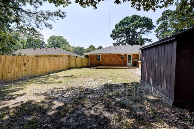 Building Photo - 1302 Linden Ave