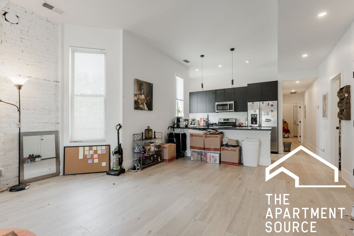 Foto principal - 324 S Racine Ave