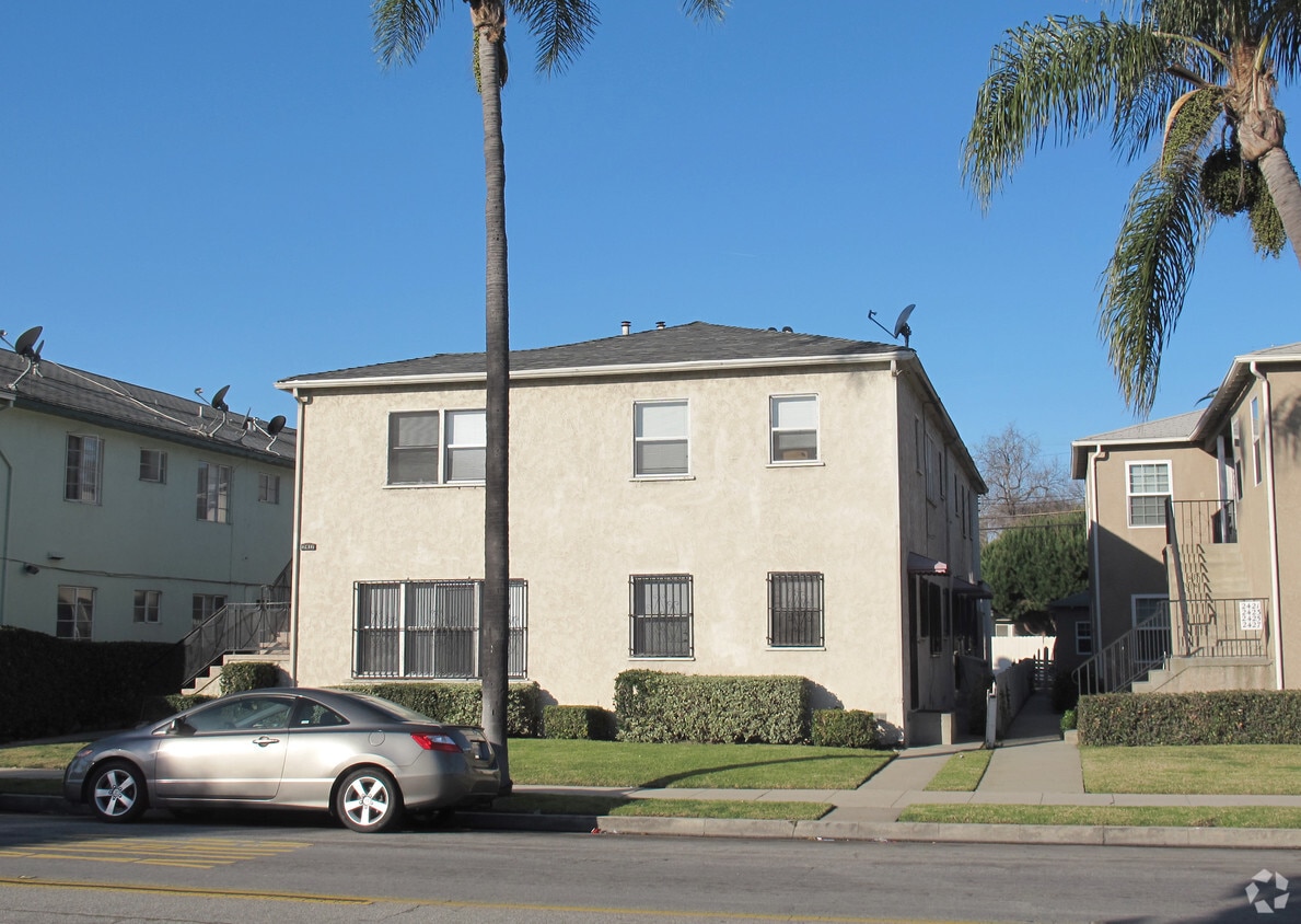 Building Photo - 2417 Magnolia Ave